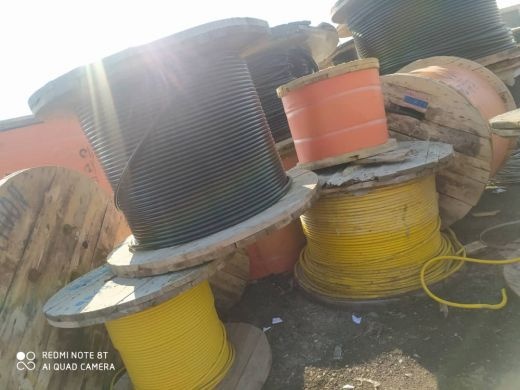 کابل مخابراتی زوجی زمینی و هوایی در تهران