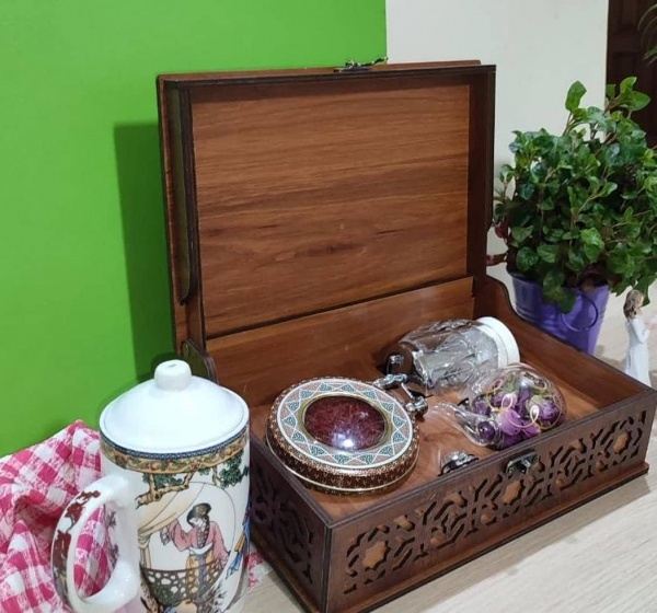 فروش زعفران صادراتی با جعبه کادویی